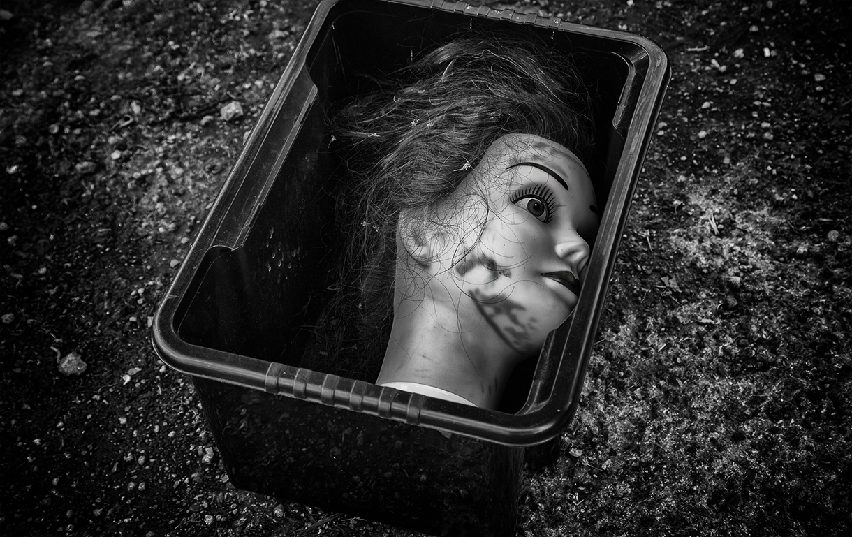 head in a box - bath street photography