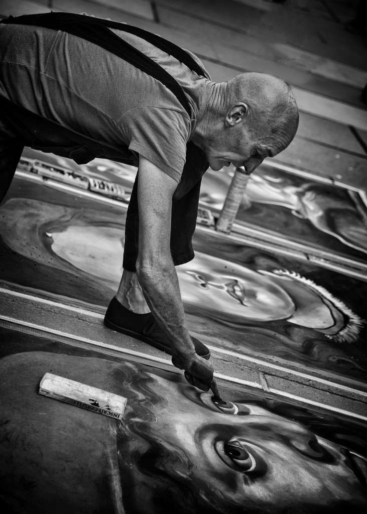 painting man - UK street Photography